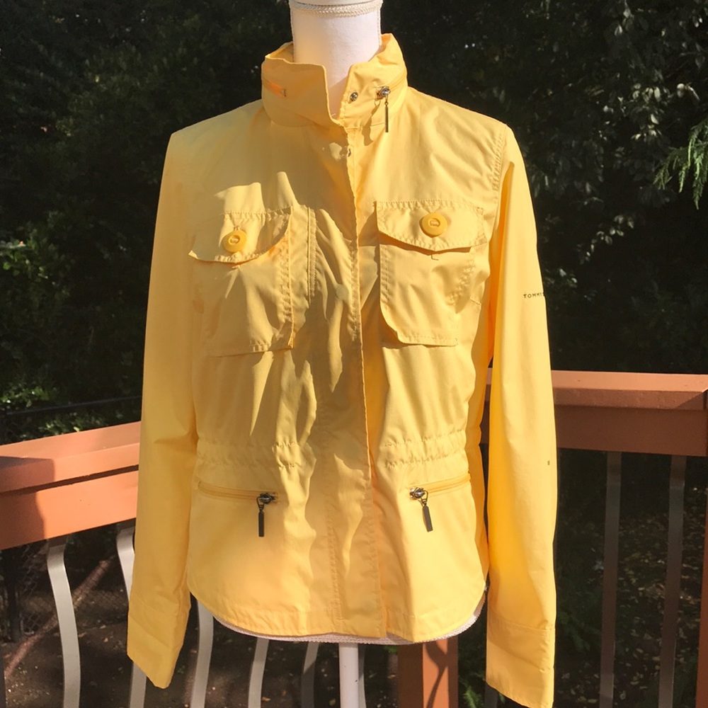 Tommy hilifiger light weight jacket